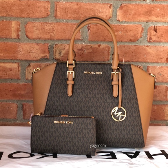 MICHAEL Michael Kors Handbags - BUNDLE MICHAEL KORS LOGO SATCHEL WALLET⭐️LAST SET!